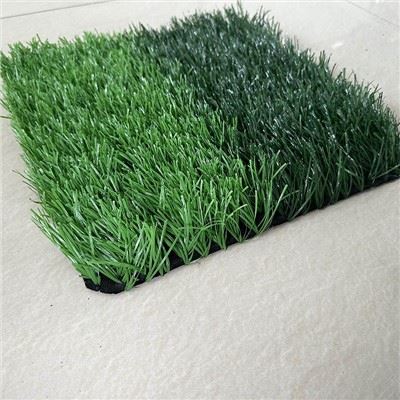 Campo de fútbol de césped sintético